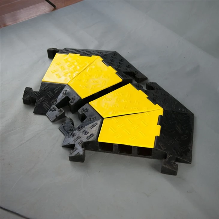 Flexible Rubber Coner Cable Protector Ramp